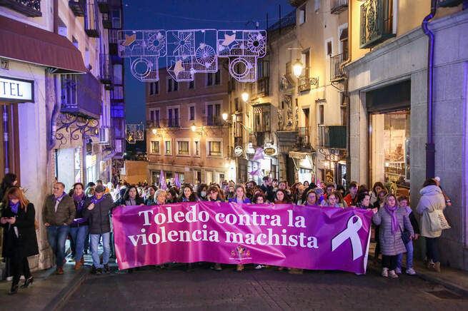 Toledo clama por el fin de la violencia machista y recuerda a las 1.171 mujeres asesinadas en España desde 2003