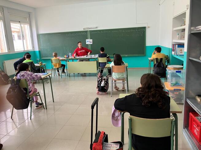 El colegio de Buenache de Alarcón reabre tras invertir el Gobierno regional 82.000 euros en reparar los daños ocasionados por la DANA