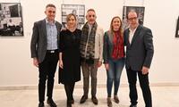 El alcalde de Valdepeñas inaugura la exposición 