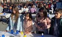 Casi 300 escolares de quinto de primaria de Alcázar participan en la Jornada Ciencia Para todos de la Asociación contra el Cánce