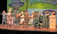 El XXXV Festival de Murgas de Alcázar contó con las actuaciones de “Economía Sumergida”, “Pa mear y no echar gota” y la invitada “Chirigota del Sheriff”, de Cádiz