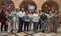 El ayuntamiento de Villarrobledo entrega 9,100 euros entre 10 asociaciones locales, recaudados con el concierto solidario de Feria