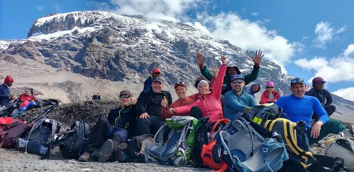 El albaceteño Miguel Ángel Rubio y su equipo de expedición cumplen el reto de ascender al Kilimanjaro: “ahora está en manos de la gente terminarlo”